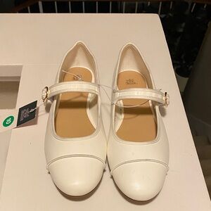 Time and Tru White Flats with Strap